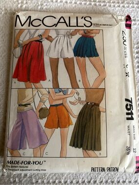 Vintage McCall’s Pattern 7511 for Misses’ Culottes and Shorts